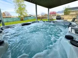 Fun In Utah- Hot Tub- Central