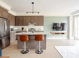 Stylish 4br Fast Wifi Sleeps 10