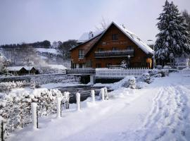 Au Cheval Blanc - Chalet de Montagne - 20 personnes，位于韦姆的公寓式酒店