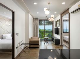 The Proud Karon Beach Phuket Trademark Collection By Wyndham，位于卡伦海滩的酒店