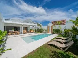 Brand New 4BR Balinese Style Pool Villa Kaia just 5 min drive from NaiHarn Beach