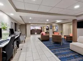 纳什维尔古特雷茨维尔拉昆塔酒店及套房