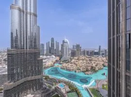 Heaven Crest Vacation Homes Luxurious 2 & 3-Bedroom Apartment in Address Opera 1 minute walk to to Burj Khalifa, Dubai Mall, Dubai Fountain with Stunning Views, Free Parking, Wi-Fi, Gym, and Pool