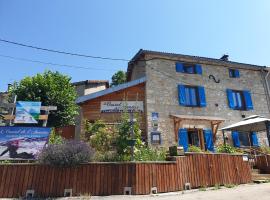 Chez Ghislaine à l'Oustal，位于科穆斯的酒店