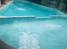 LJP Farm Resort，位于Tigaon的酒店