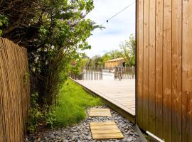 Chambres d'hôtes avec jacuzzi privatif uniquement pour le studio，位于梅里尼亚克的酒店