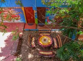 Happy House Backpackers