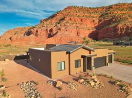 Kanab Villa Oasis New luxury home in upscale neighborhood with rooftop deck，位于卡纳布的酒店