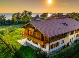 Graf Chiemo Suites - direkt am Chiemsee mit separatem Seezugang，位于希明格的公寓