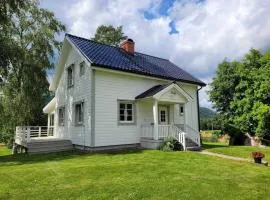 Högåsen ett bekvämt sjönära boende i Torsby