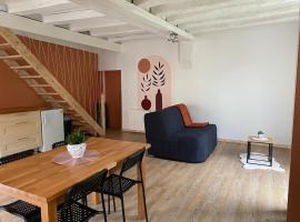 Petite maison de bourg，位于Noyers的酒店