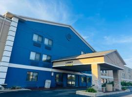 AmericInn by Wyndham Glendale Milwaukee，位于Glendale的酒店
