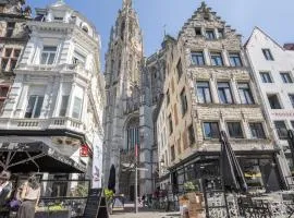 Tempel Cathedral Lodge in the Heart of Antwerp