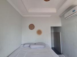 Aussy Skin Surf Cafe and Home Stay，位于Bumbang的酒店