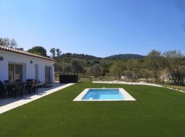 Maison avec piscine, billard et spa entre Cévennes et Ardèche，位于莱玛日的酒店