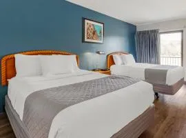 Polynesian Hotel & Suites