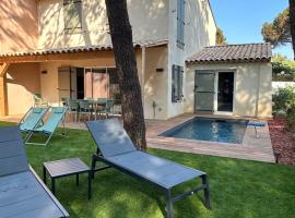 VILLAS Plages de la Nartelle- Sainte Maxime - piscines privées，位于圣马克西姆的酒店