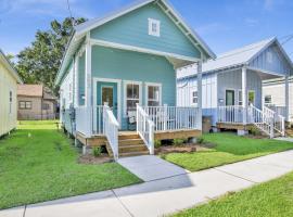 Brand New Cottage in Downtown Mobile! Walking-distance to Heart of Downtown!，位于莫比尔的酒店