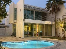 Durrat Bahrain villa for rent，位于Durrat Al Bahrain的别墅