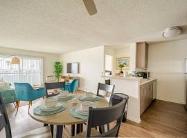 Cozy Coastal Retreat Newport Beach，位于纽波特海滩的酒店
