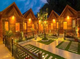 Home Hotel - sát biển - Cô Tô -Có xe đưa dón，位于Cẩm Phả的民宿