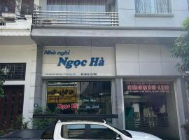 Nhà Nghỉ Ngọc Hà，位于下龙湾的酒店