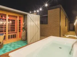 Sauna, King Beds, Tranquility Base Fun Large Home