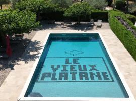 Le Vieux Platane，位于卡拉讷的酒店