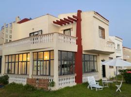 Golden Beach Villa SIDI REHAL，位于卡萨布兰卡的酒店