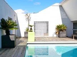 L'insoupçonnée sur le port de Vannes，位于瓦讷的酒店