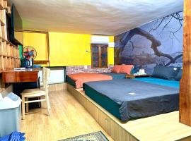 Bungalow K House, 2brs, Center of Old Quarter, HoanKiem Lake，位于河内的酒店