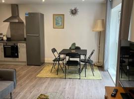 Cosy Urban Retreat Witney，位于威特尼的酒店