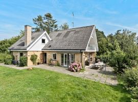 Stunning Home In Hundested With Wifi，位于韩德斯泰德的酒店