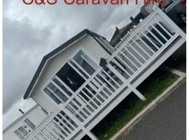 Cosy Caravan Lyons Robin Hood，位于Meliden的酒店