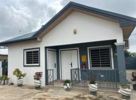 2 Bedroom Apartment At Kasoa Fijai - PAFA home，位于Kasoa的酒店