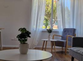 Close to nature, close to city，位于Narrabundah的酒店