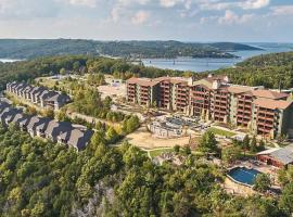 Enjoy the views of Table Rock Lake in this 2BD resort condo，位于Ridgedale的酒店