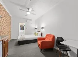 克莱菲尔德机场汽车旅馆