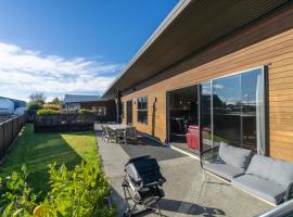 Mountain View Comfort - Te Anau Holiday Home，位于蒂阿瑙的酒店