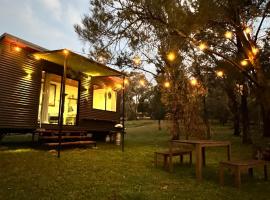 Meadowbrook Tiny House - Stay among the best wineries in Orange，位于奥兰治的酒店
