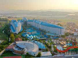 Crystal Admiral Resort Suites & Spa - Ultimate All Inclusive，位于基兹洛特的酒店