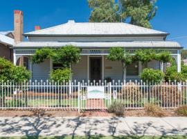 5 Connelly - Echuca Holiday Homes，位于伊丘卡的酒店