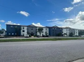 Quality Inn & Suites at Airport Blvd I-65