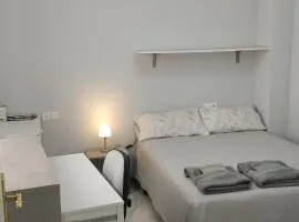 Habitación doble con baño privado en Casa Clara