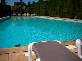 Logis VIGNES BLANCHES*** Hôtel Cosy et restaurant de terroir，位于博凯尔的酒店