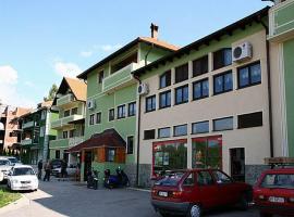 MM Narcis Hotel，位于弗拉西纳里德的酒店