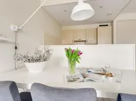 Stylish Townhouse in Heeg for 6 Guests with Roof Terrace & Private Dock on the Heegermeer