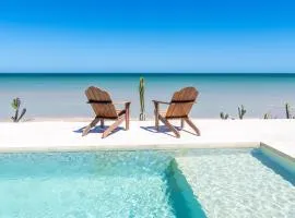 Beachfront Upscale House in Telchac