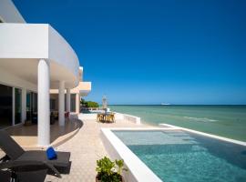 PENINSULA STAYS 4BR Beach House @ PROGRESO The Best Location in the Yucatan，位于普罗格雷索的酒店