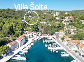 Villa Šolta - b&b overlooking the bay，位于罗加克的酒店
